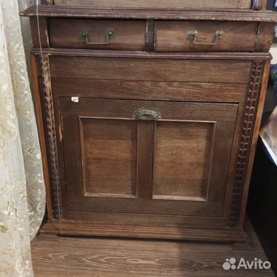 Буфет горка 19 века в хорошем состоянии