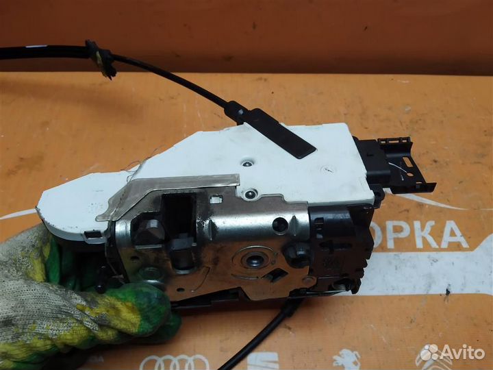 Замок двери передней левой Peugeot 207 (2006-2012)