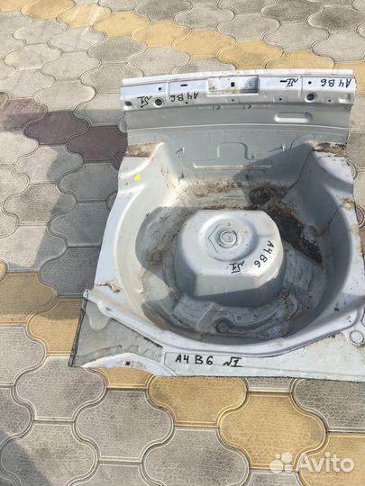 Обшивка и пол багажника audi A4 B6