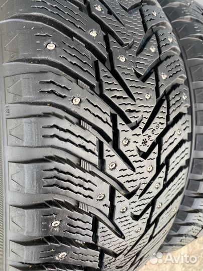 Nokian Tyres Hakkapeliitta 8 SUV 235/55 R17