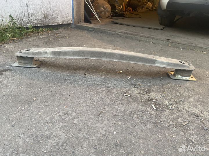 Усилитель заднего бампера Vesta