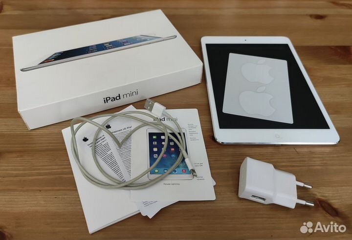 Планшет Apple iPad mini 16Gb Wi-Fi White MD531RS/A