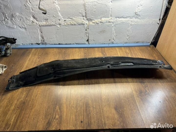 Водосток передний Nissan Tiida С11 хэтчбек 2005