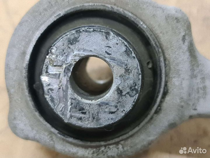 Передний поперечный рычаг Mercedes GLK204