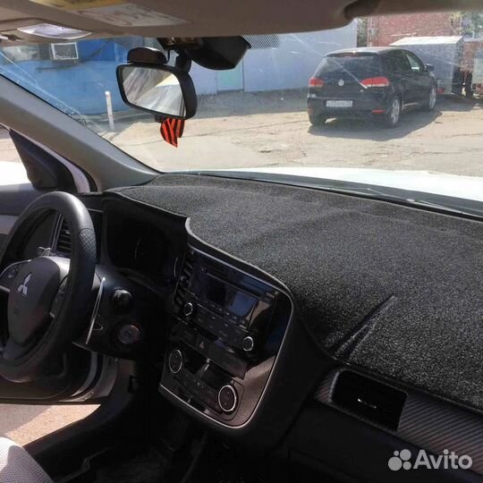 Накидка на панель Mitsubishi Outlander 3 с 2012г