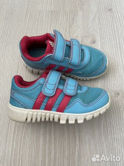 Кроссовки adidas 26