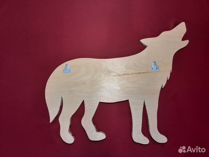 Панно из можжевельника - волк