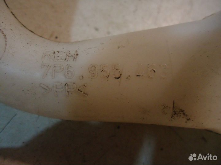 Горловина бачка омывателя (Volkswagen Touareg)