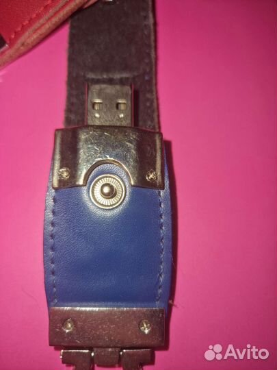 Usb флешка 2 gb(1,86) фирменная