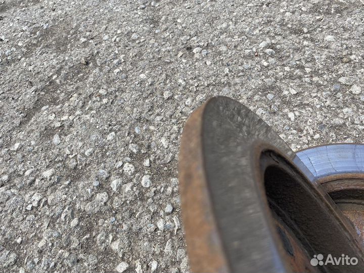 Задние тормозные диски на toyota camry v70