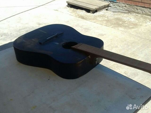 Старинная гитара