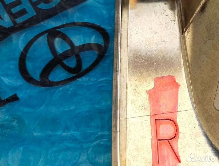 Накладка фонаря Lexus Lx 450d, Lx 570 правая