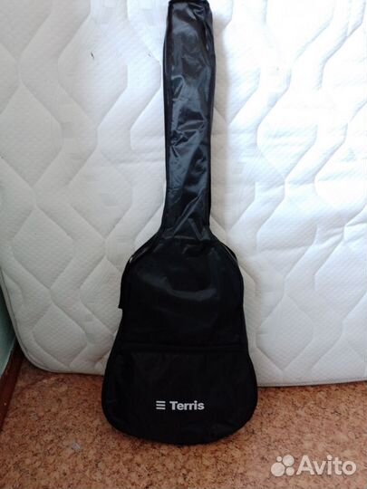 Акустическая гитара