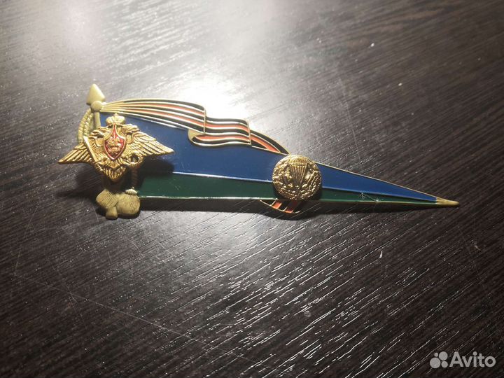 Уголок на берет вдв