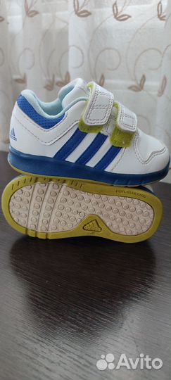 Кроссовки adidas