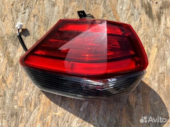 Фонарь левый Nissan X-trail T32