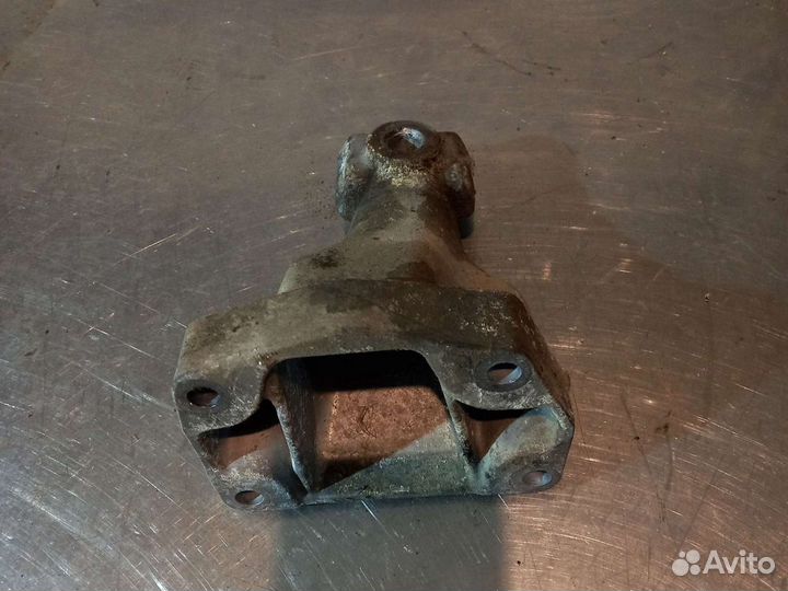 Кронштейн двигателя Mercedes W163 ML400