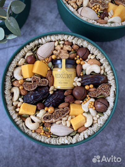 Подарочные наборы/боксы из сухофруктов и орехов