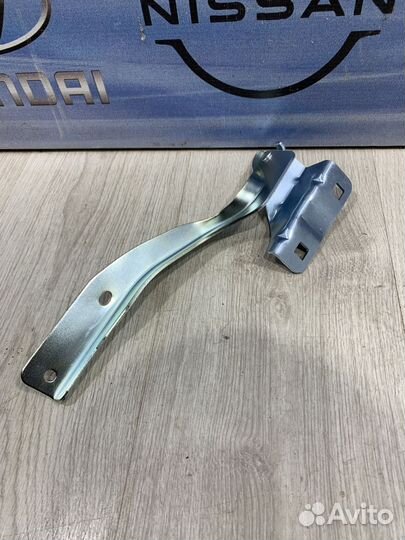 Петля капота Nissan qashqai J10 Прав