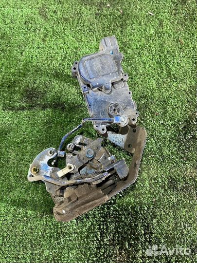 Замок двери задней правой Hyundai Accent 2 (LC, Ta