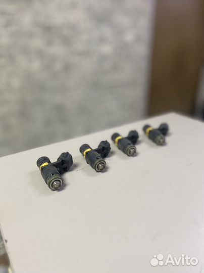 Топливная форсунка Шкода Октавиа А5 BUD