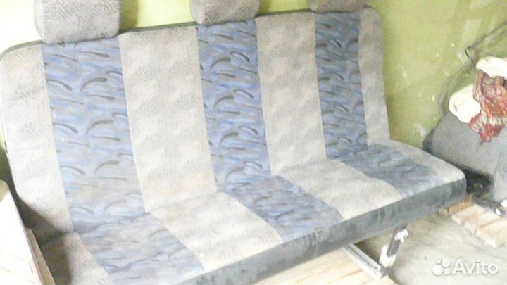 Сиденье трехместное