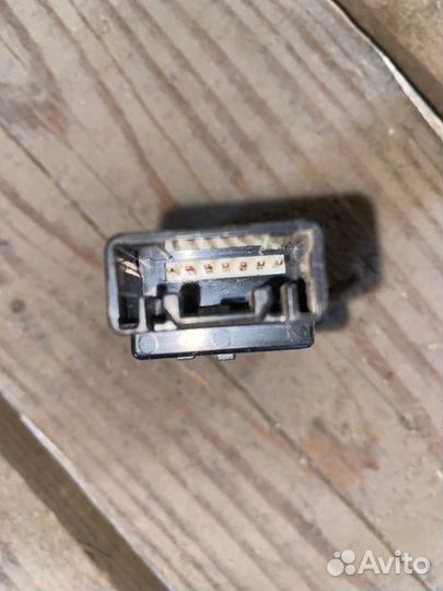 Кнопка обогрева сиденья Toyota Corolla 150 1.6