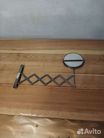 Зеркало с обоих сторон на стену