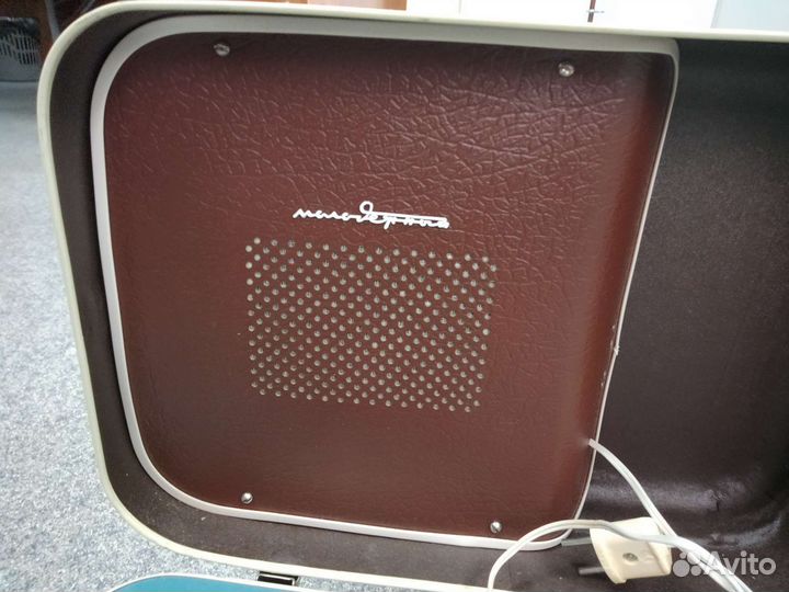 Проигрыватель винила СССР