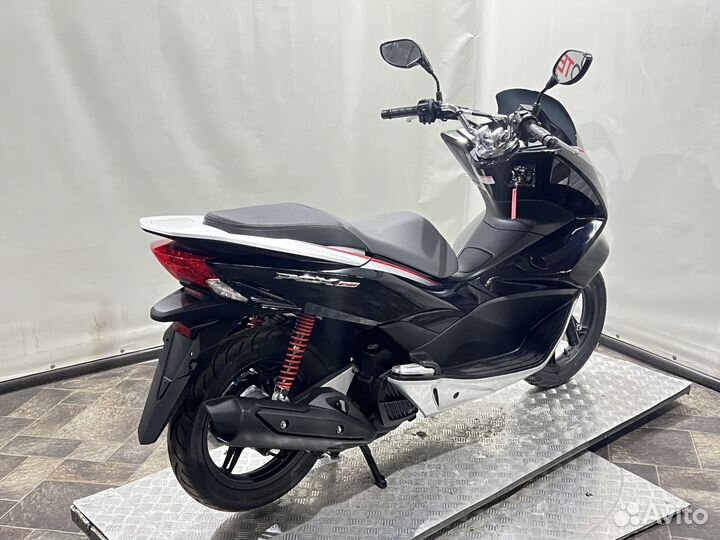 Максискутер Honda PCX 150