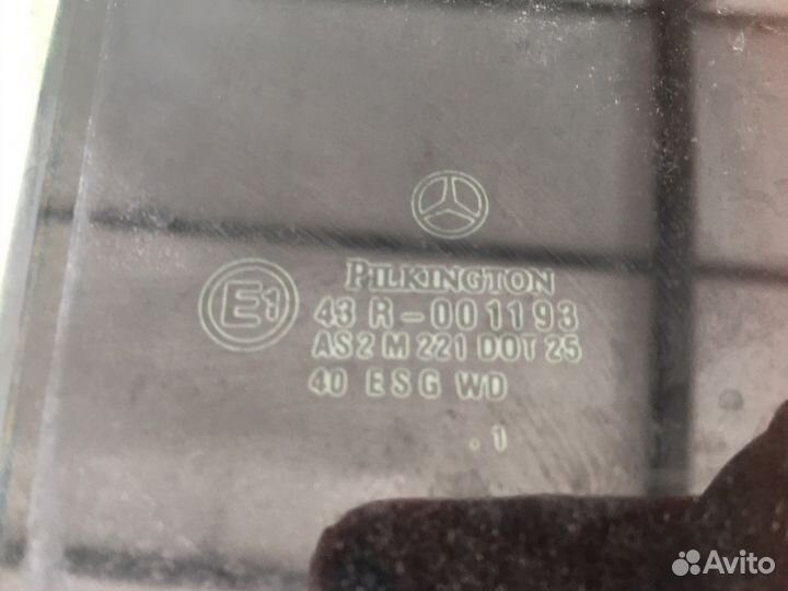 Стекло задней правой двери Mercedes W203 (3428)