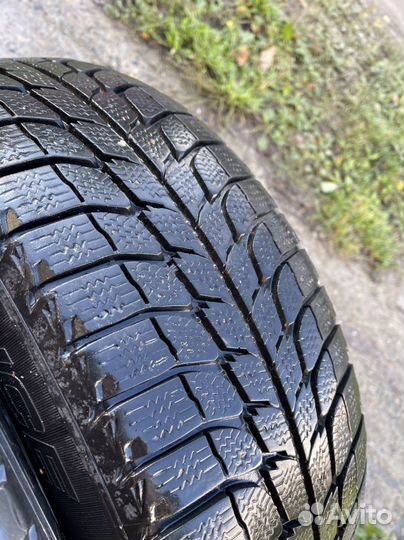 Michelin X-Ice 215/60 R16 95Q
