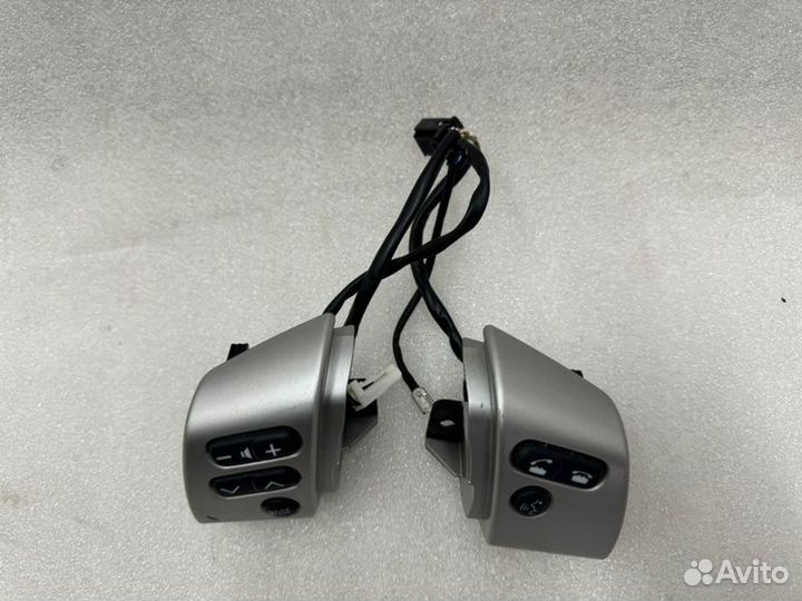 Кнопки на руль Toyota Fj-Cruiser 1 2007-2023