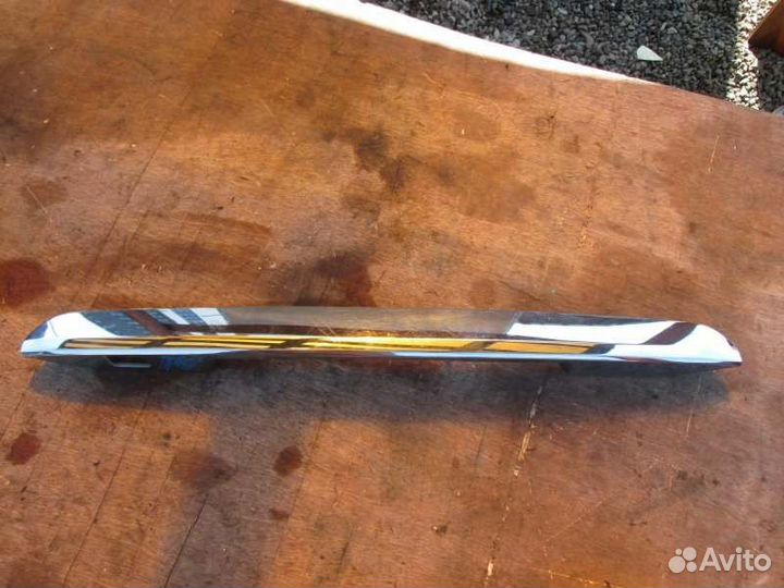 Накладка 5-й двери Toyota Allex NZE124 1NZ-FE