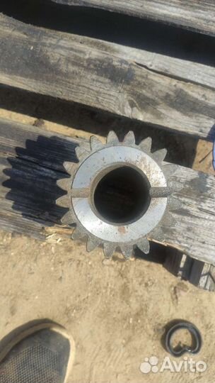 Шестерня задней передачи нового образца