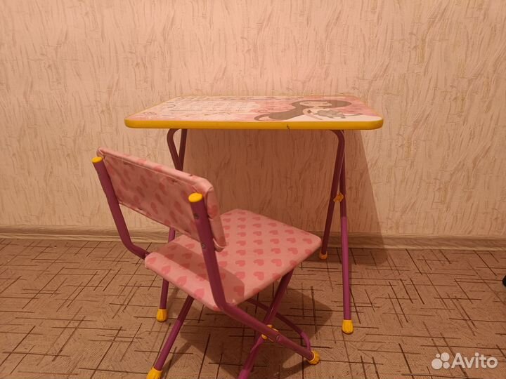 Детский столик со стульчиком