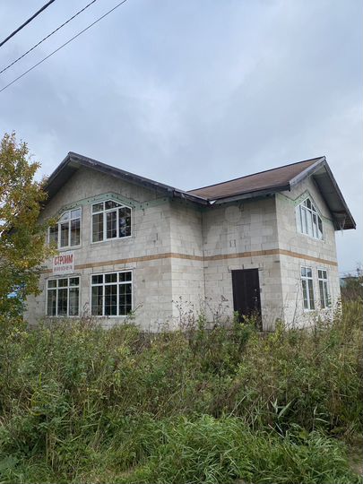 Дом 220 м² на участке 8,9 сот.