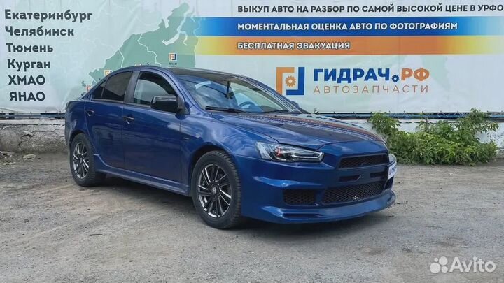 Накладка торпедо правая Mitsubishi Lancer X (CY) 8