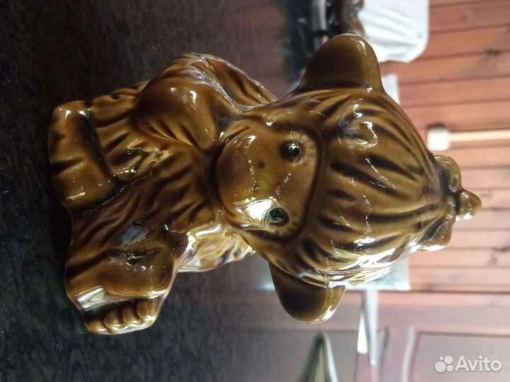 Фарфоровая статуэтка Обезьянка-копилка