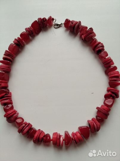 Коралловые бусы