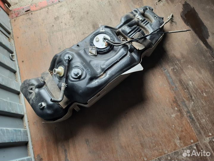 Б/У Бак топливный в сборе G8 toyota Hilux