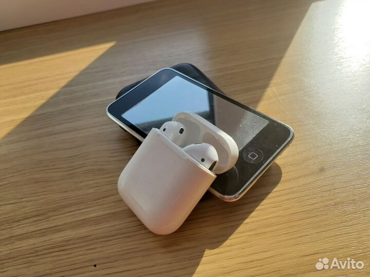 Плеер iPod touch 2 8г+наушники