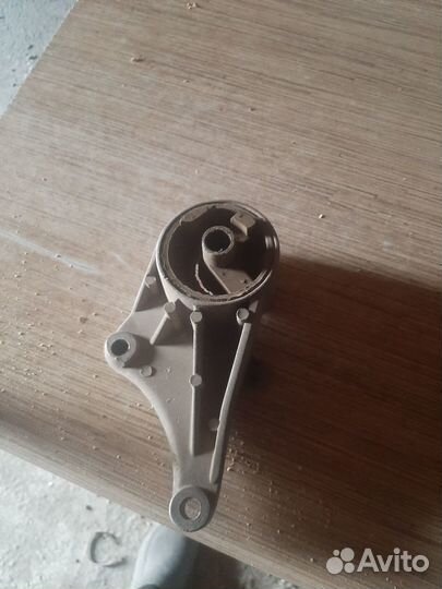 Подушка двигателя Opel Astra H