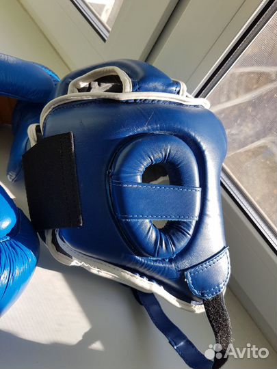 Шлем и перчатки