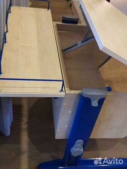 Растущая парта деми