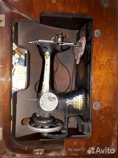 Швейная машина Singer