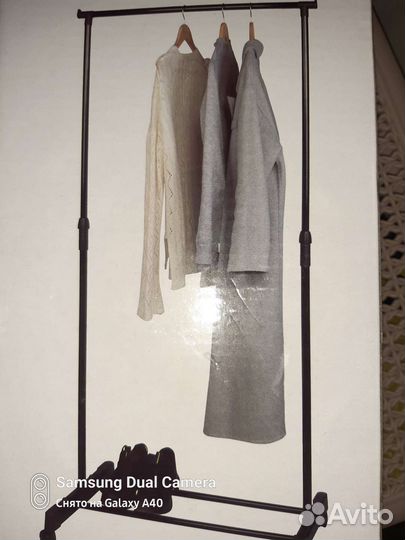 Вешалка для одежды новая