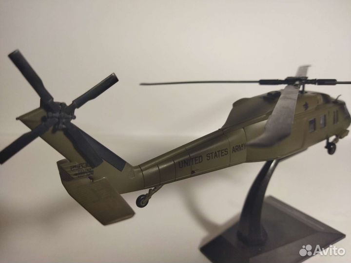 Коллекционная модель вертолёта Чёрный Ястреб UH-60