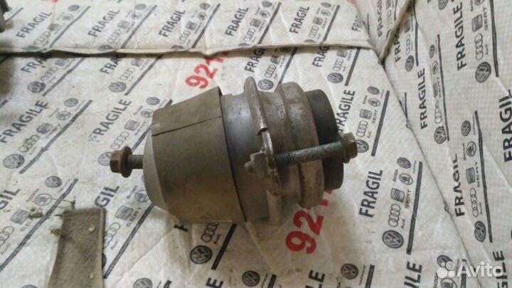 Подушка двигателя левая Porsche Cayenne 4.5 V8