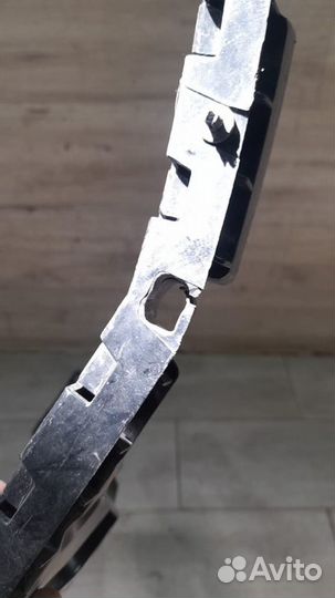 Кронштейн заднего бампера правый Mercedes W222 S